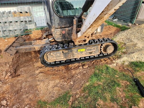 Gummiketten 230x96x33 für Bobcat E16